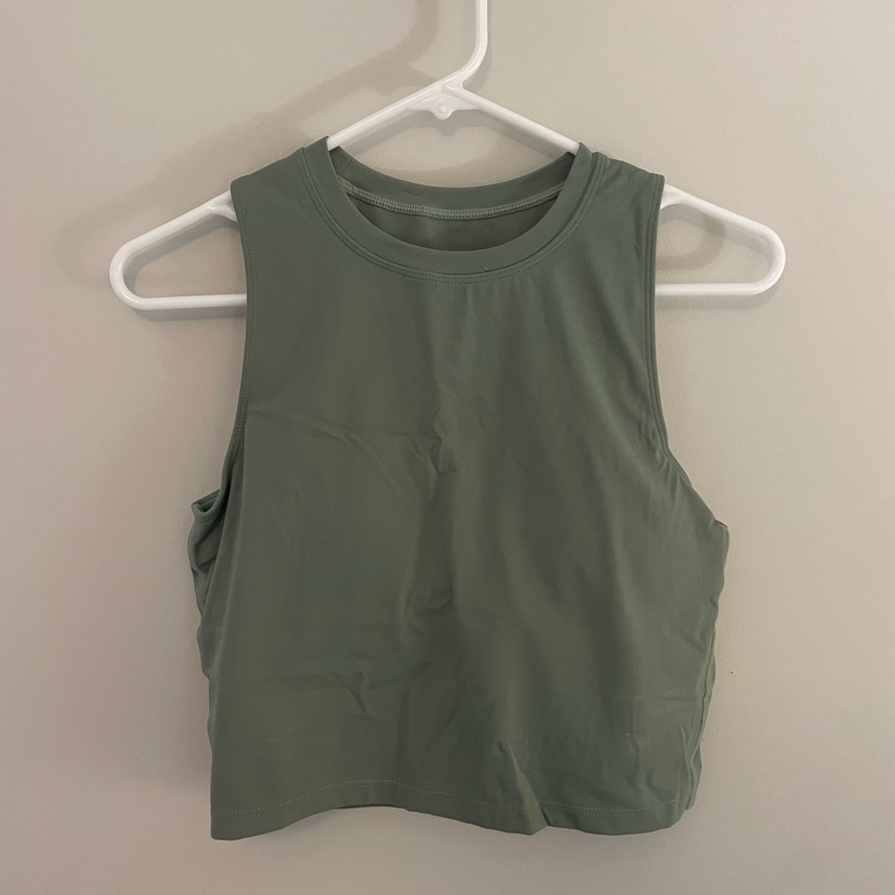 Women’s Workout Crop Top